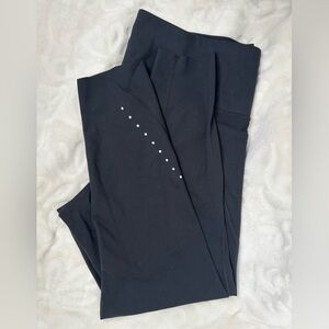 NWOT Danskin Black Performance Leggings size XL 7/8 leggings with pockets